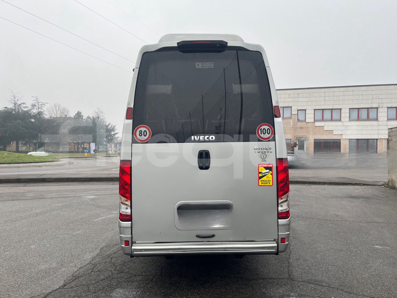 Iveco Daily - Минибус, Патничко комбе: слика 5 Iveco Daily - Минибус, Патничко комбе: слика 5