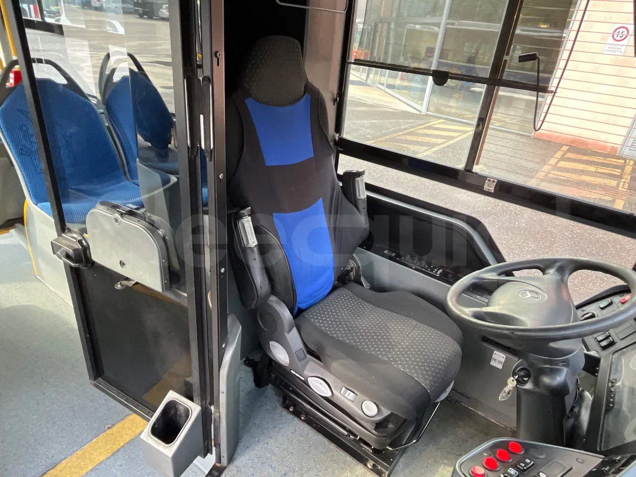 Зглобен автобус Mercedes-Benz Conecto: слика 21