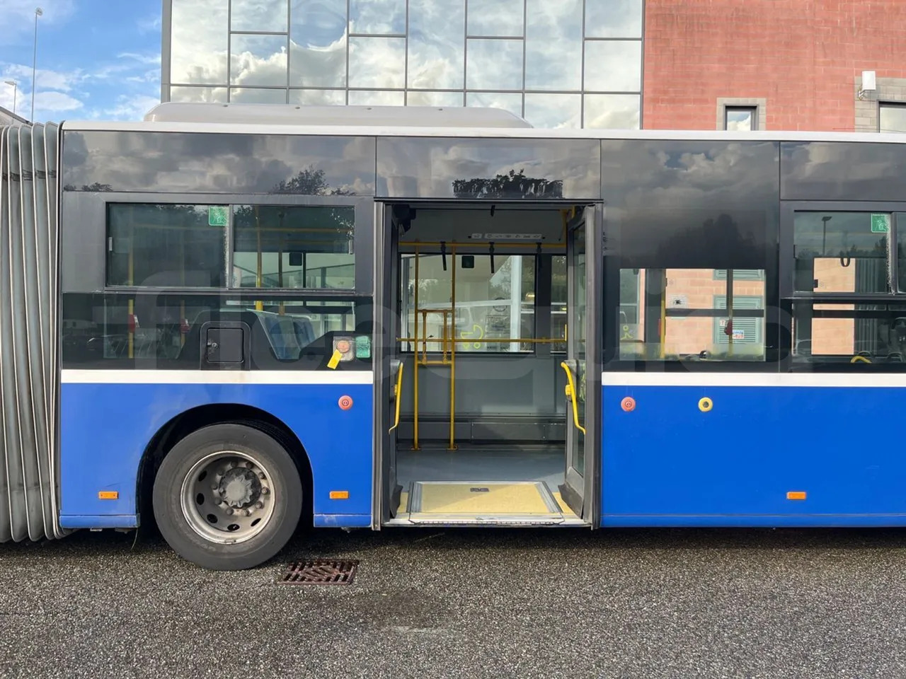 Зглобен автобус Mercedes-Benz Conecto: слика 14