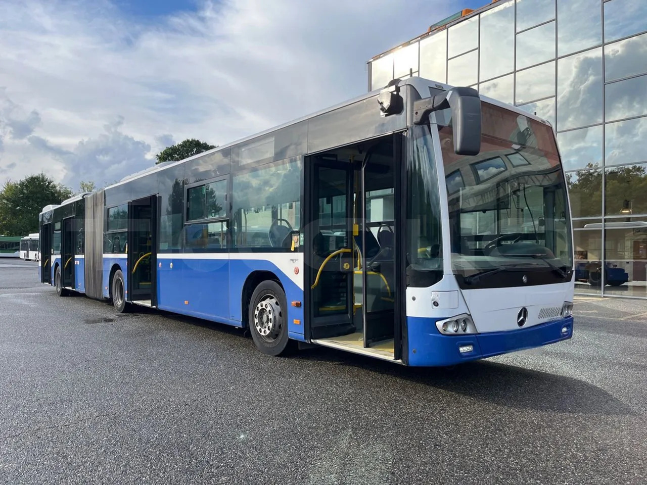 Зглобен автобус Mercedes-Benz Conecto: слика 10