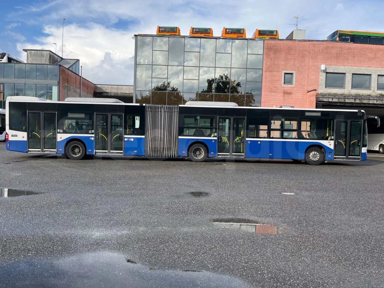 Зглобен автобус Mercedes-Benz Conecto: слика 11