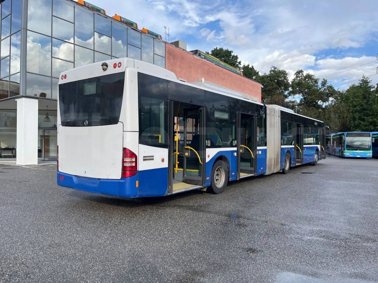 Зглобен автобус Mercedes-Benz Conecto: слика 8