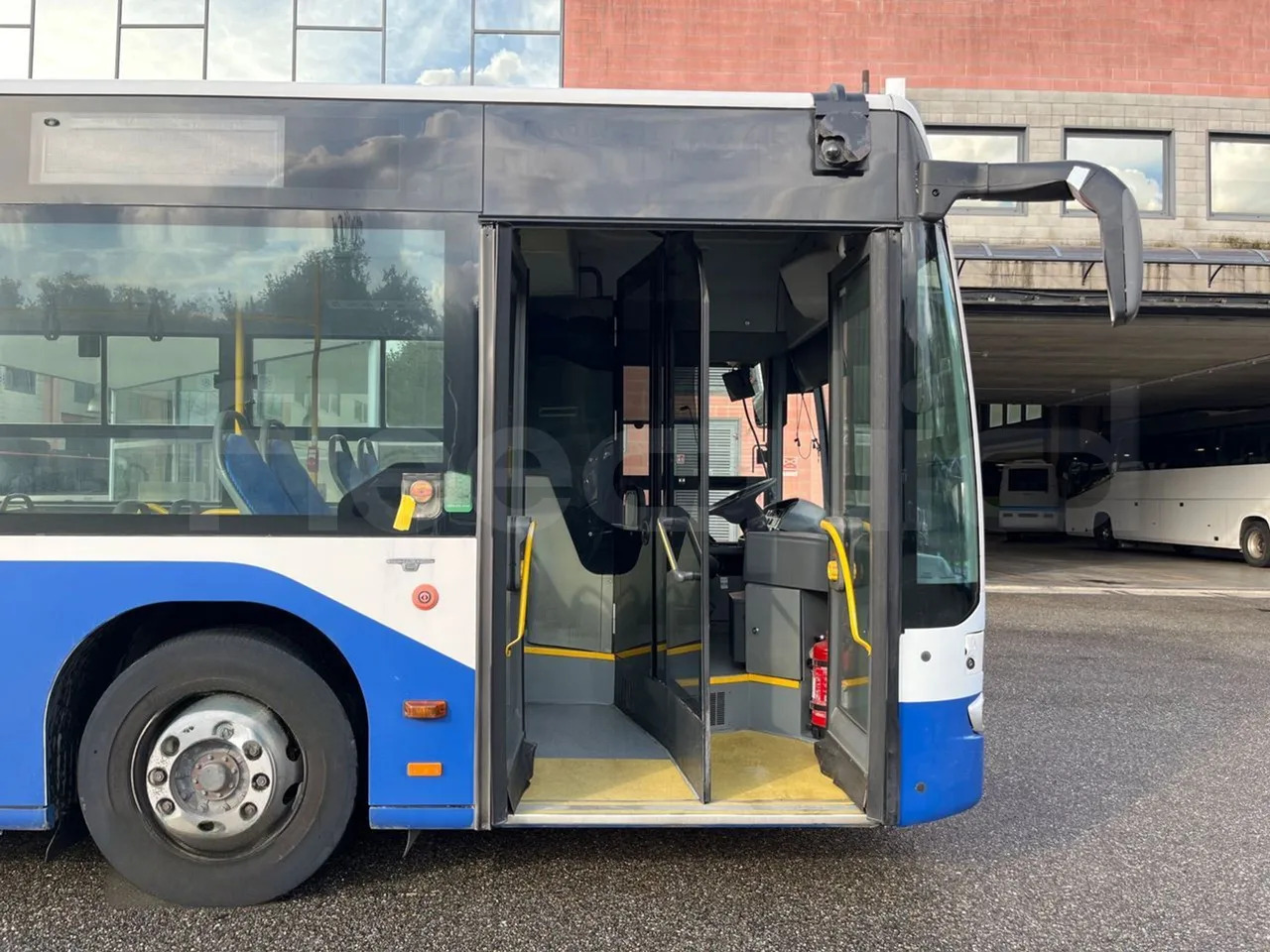 Зглобен автобус Mercedes-Benz Conecto: слика 13