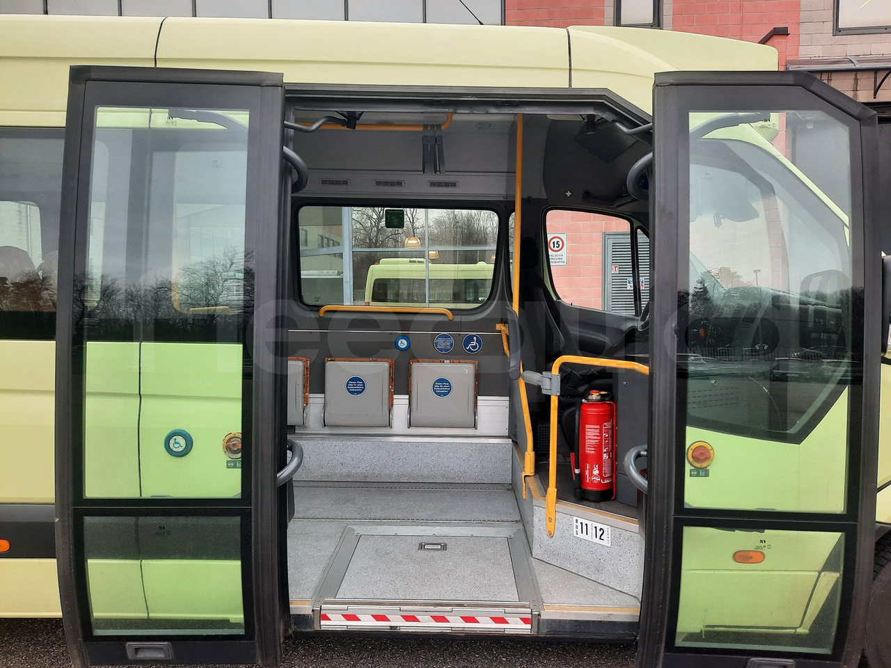 Минибус, Патничко комбе Mercedes-Benz Sprinter: слика 13