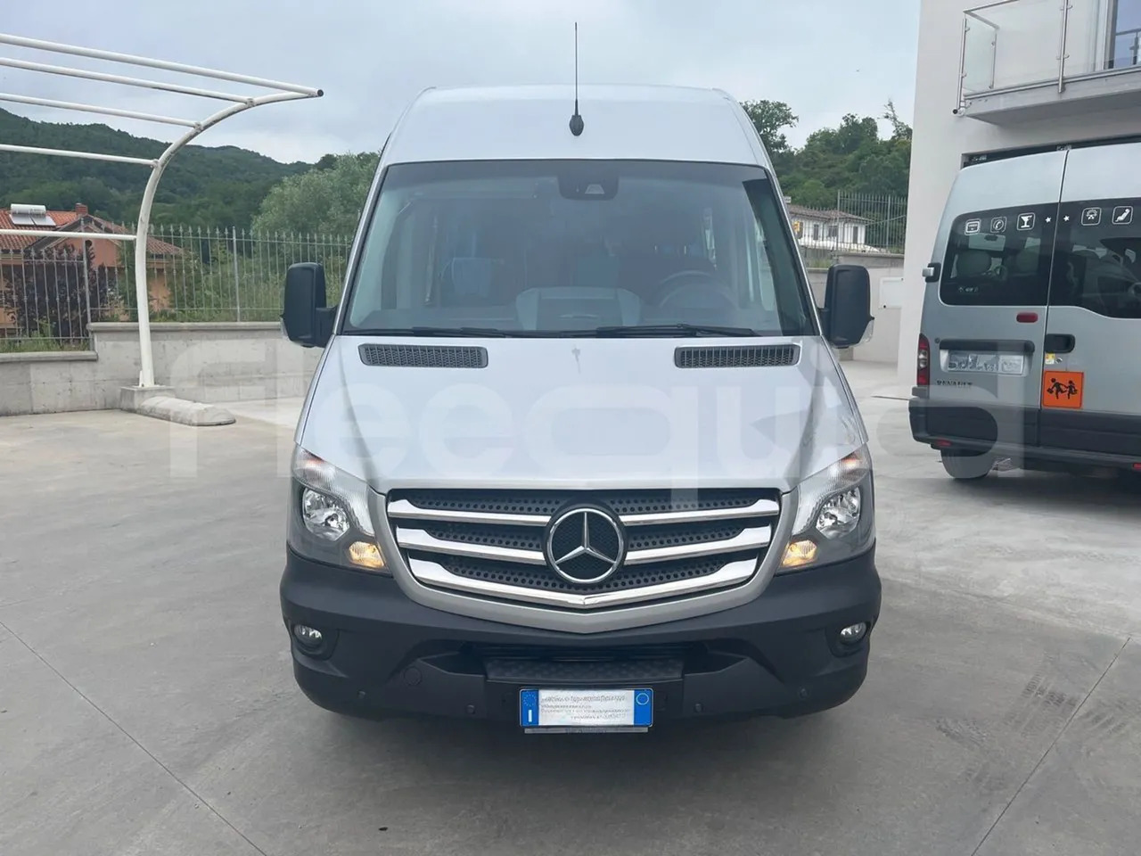 Mercedes-Benz Sprinter - Минибус, Патничко комбе: слика 2 Mercedes-Benz Sprinter - Минибус, Патничко комбе: слика 2