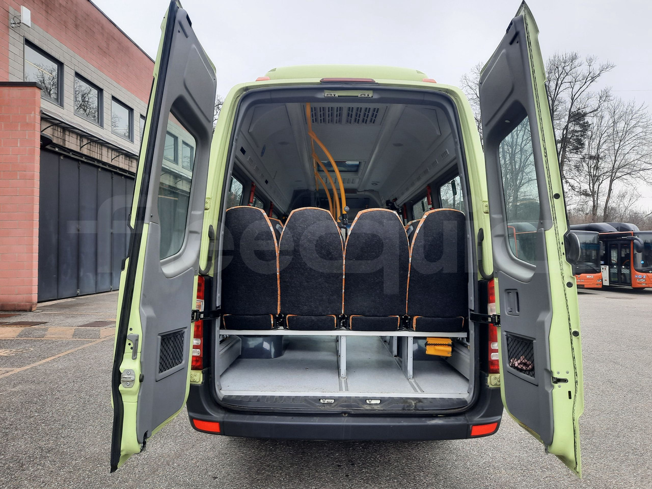 Минибус, Патничко комбе Mercedes-Benz Sprinter: слика 17