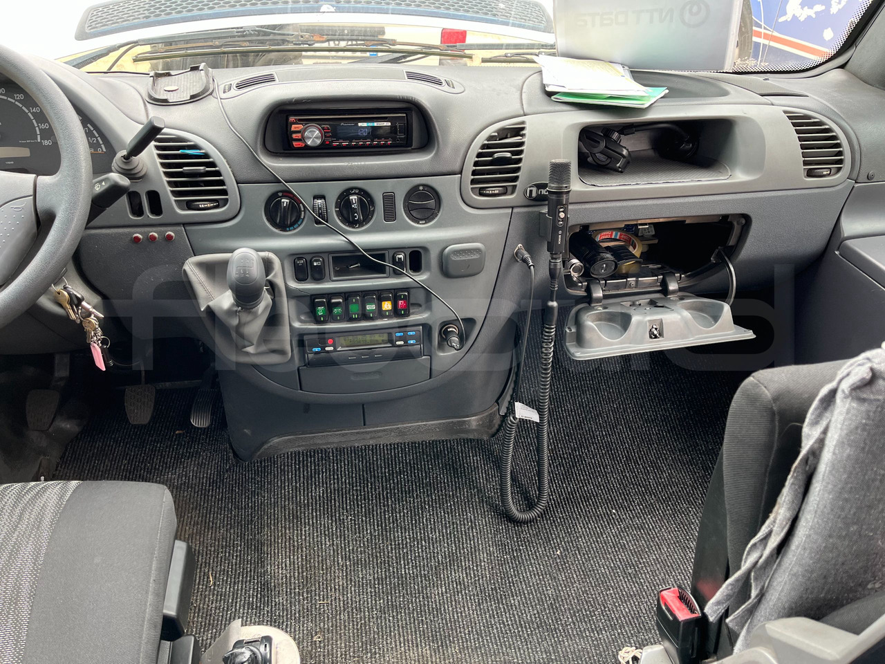 Mercedes-Benz Sprinter - Минибус, Патничко комбе: слика 2 Mercedes-Benz Sprinter - Минибус, Патничко комбе: слика 2