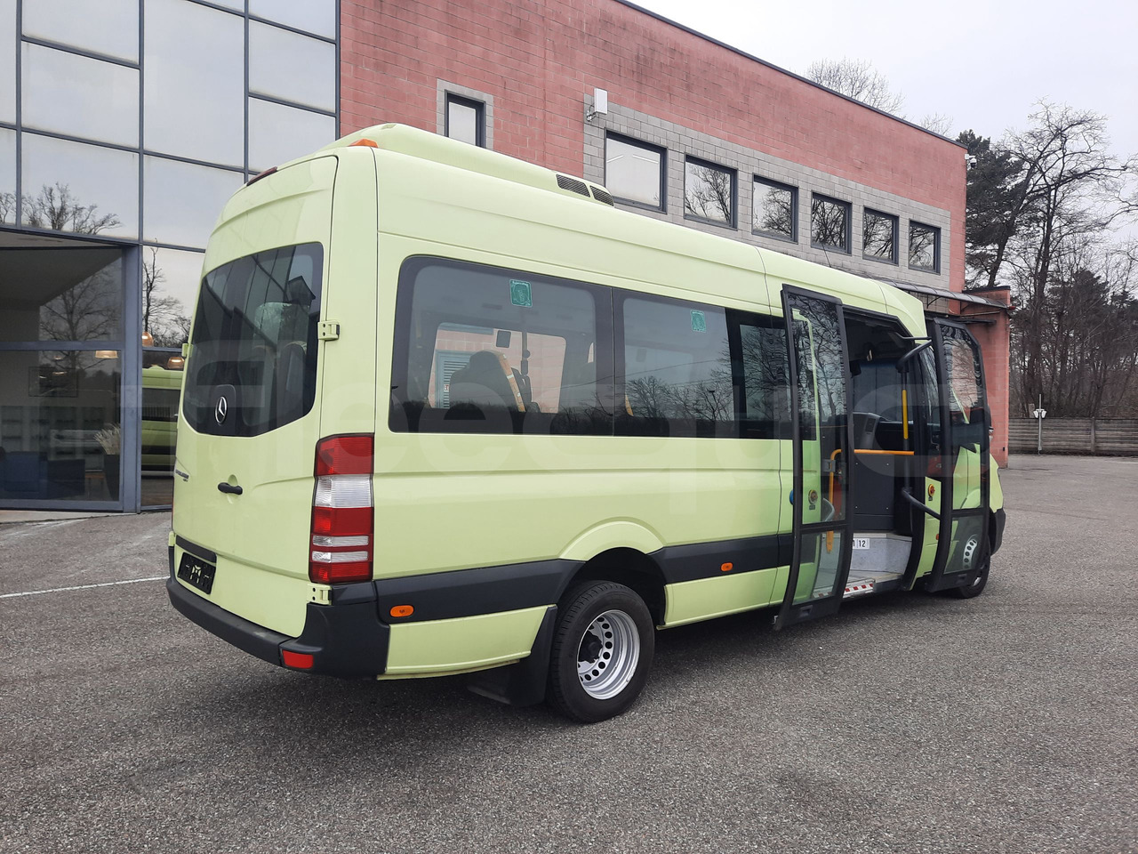 Минибус, Патничко комбе Mercedes-Benz Sprinter: слика 8