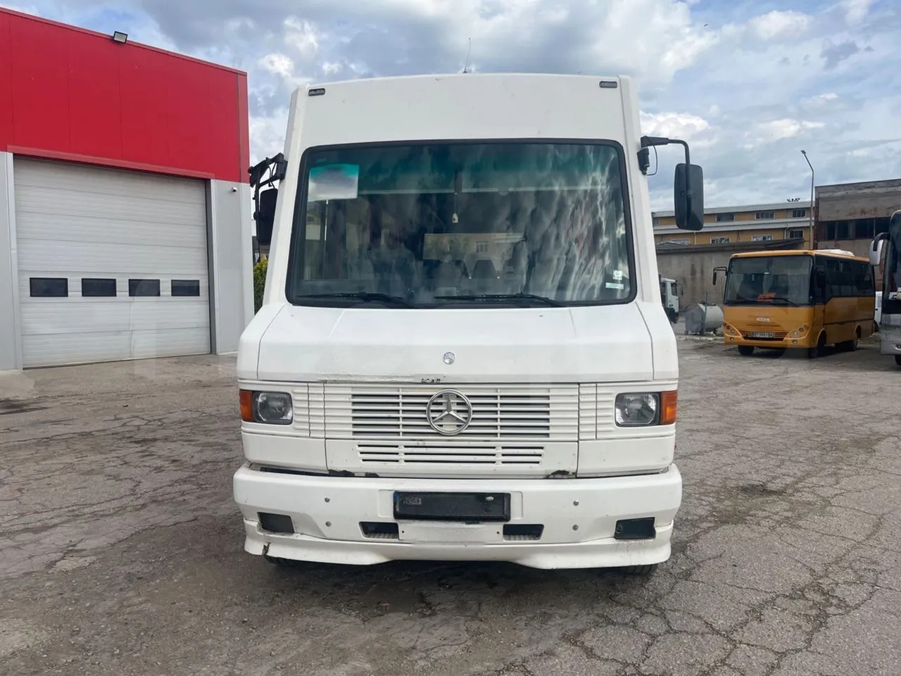 Mercedes-Benz Vario - Минибус, Патничко комбе: слика 1 Mercedes-Benz Vario - Минибус, Патничко комбе: слика 1