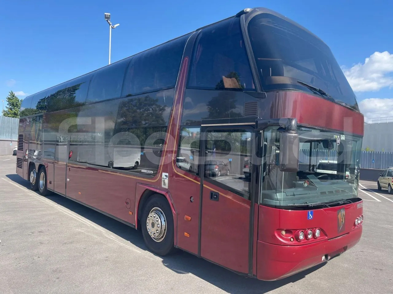 Neoplan 1122/3 - Патнички вагон автобус: слика 1 Neoplan 1122/3 - Патнички вагон автобус: слика 1