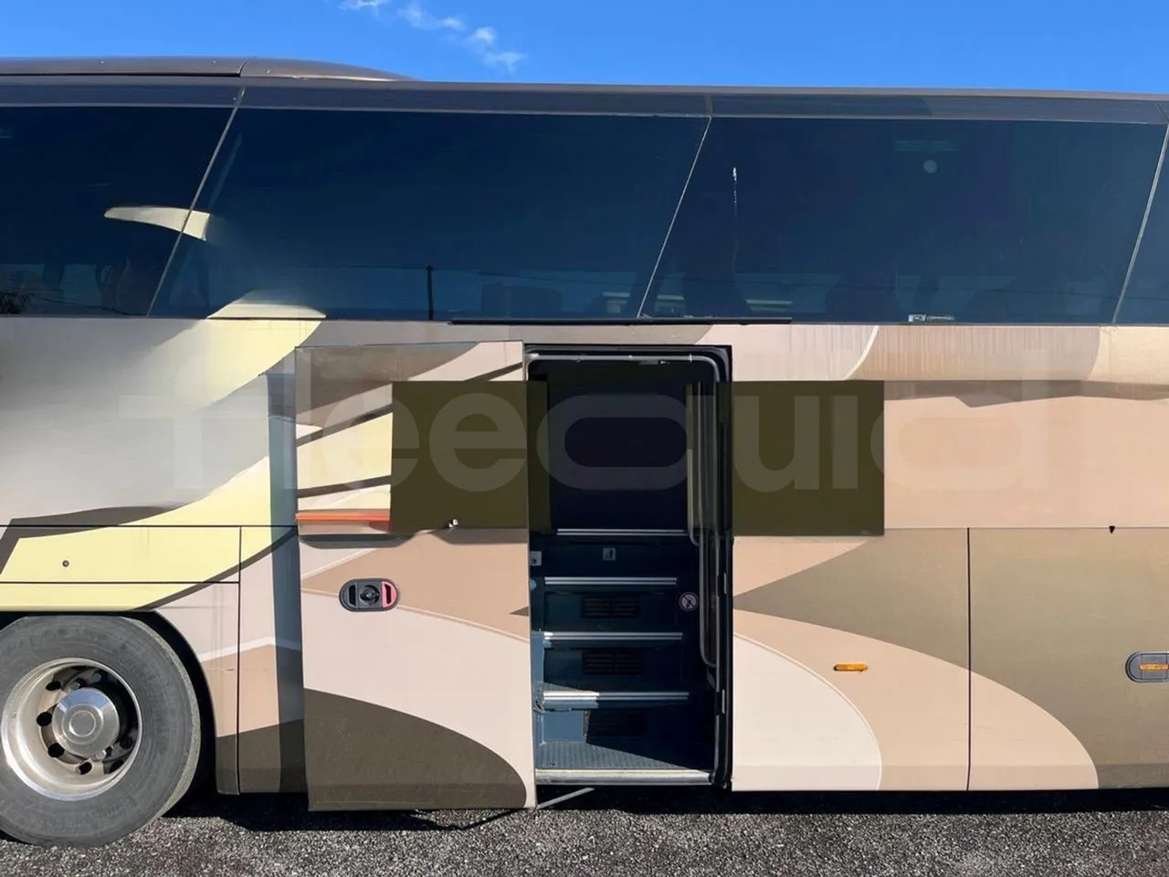 Патнички вагон автобус Neoplan Cityliner: слика 16 Патнички вагон автобус Neoplan Cityliner: слика 16
