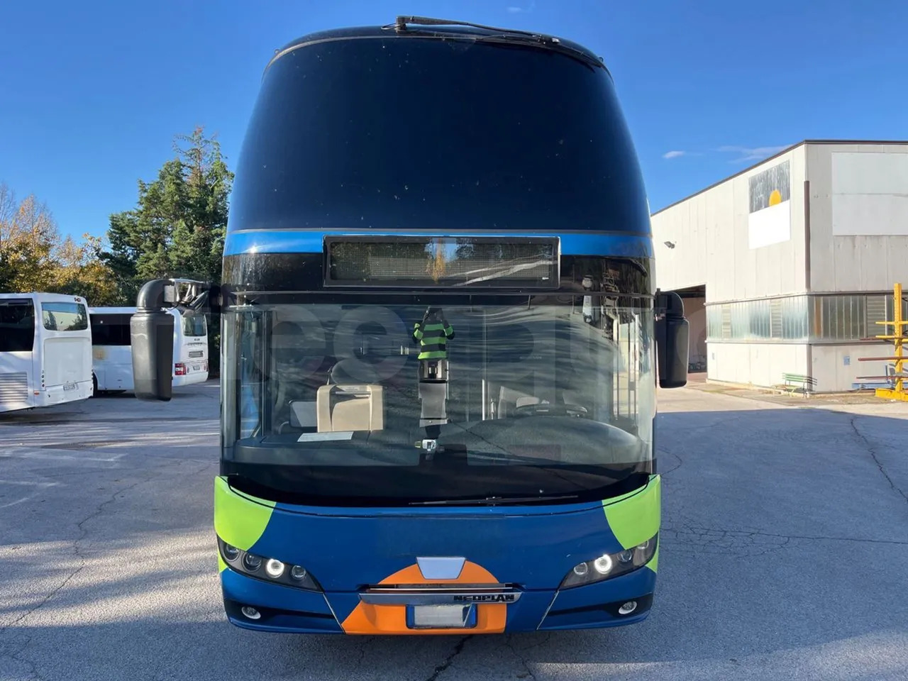 Neoplan Skyliner - Патнички вагон автобус: слика 2 Neoplan Skyliner - Патнички вагон автобус: слика 2