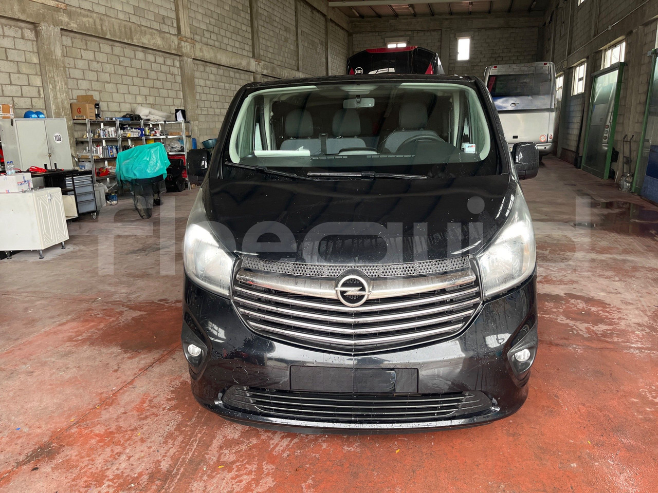 Opel Vivaro - B - Минибус, Патничко комбе: слика 2 Opel Vivaro - B - Минибус, Патничко комбе: слика 2