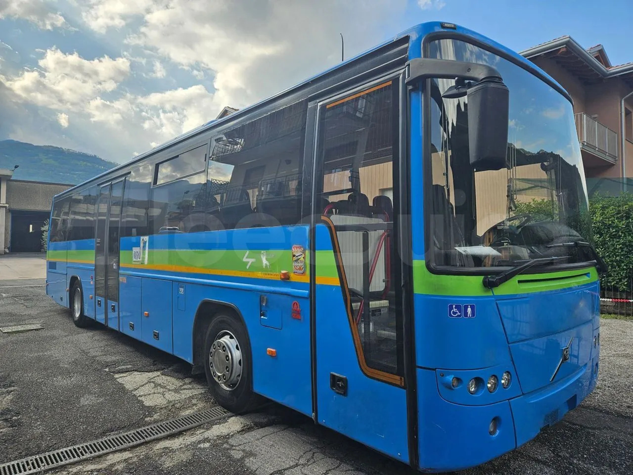 Volvo 8700B12B - Приградски автобус: слика 1 Volvo 8700B12B - Приградски автобус: слика 1