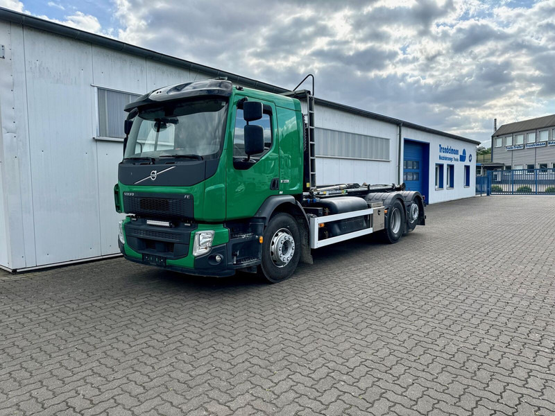 Volvo FE 330 6x2 Hooklift Joab 20 to 5400 mm Lenkachse - Камион со кука за подигање: слика 1 Volvo FE 330 6x2 Hooklift Joab 20 to 5400 mm Lenkachse - Камион со кука за подигање: слика 1