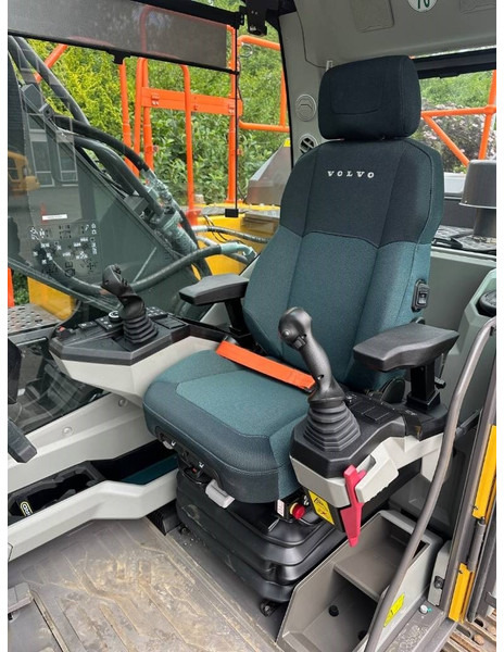 Лизинг на Volvo EC 220 EL Volvo EC 220 EL: слика 7 Лизинг на Volvo EC 220 EL Volvo EC 220 EL: слика 7