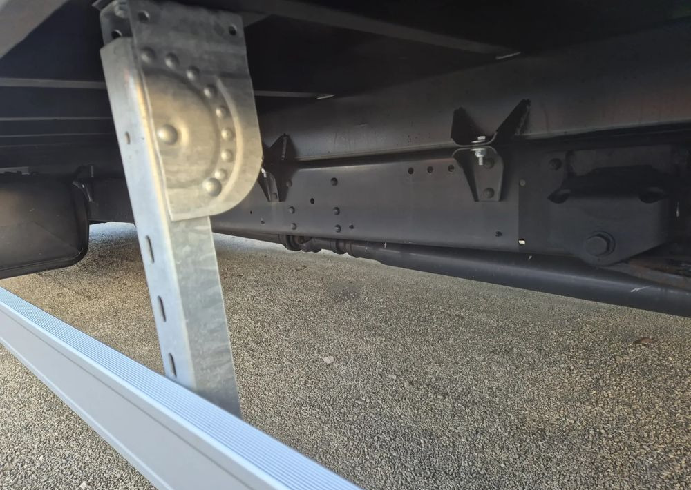 Iveco 70C18 3.0 180KM/ Skrzyniowy / 1 Właściciel/ Himatic 8b/ Rozstaw osi max 5.1m/ - Комбе со отворен сандак: слика 5 Iveco 70C18 3.0 180KM/ Skrzyniowy / 1 Właściciel/ Himatic 8b/ Rozstaw osi max 5.1m/ - Комбе со отворен сандак: слика 5