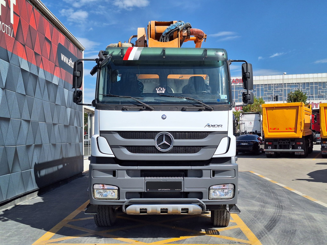 MERCEDES-BENZ AXOR 4140 ZOOMLION 43X-5RZ - Камион со бетонска пумпа: слика 2 MERCEDES-BENZ AXOR 4140 ZOOMLION 43X-5RZ - Камион со бетонска пумпа: слика 2