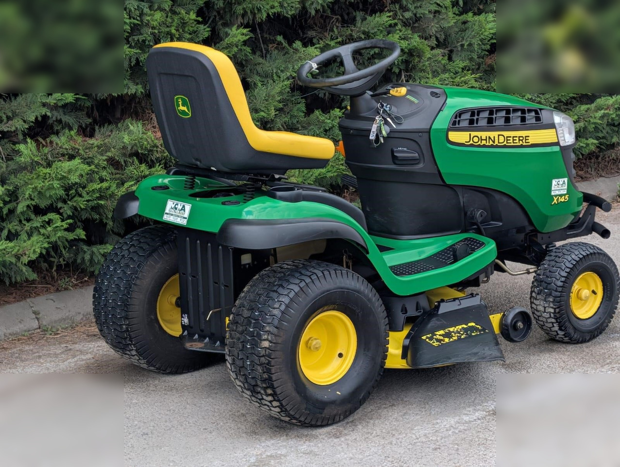 2011 JOHN DEERE X145 - Градинарска косилка: слика 5 2011 JOHN DEERE X145 - Градинарска косилка: слика 5
