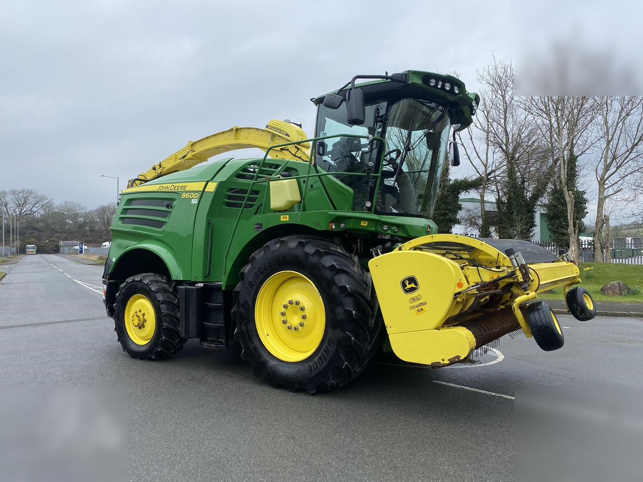 2020 JOHN DEERE 8600 - Комбајн за сточна храна: слика 2 2020 JOHN DEERE 8600 - Комбајн за сточна храна: слика 2