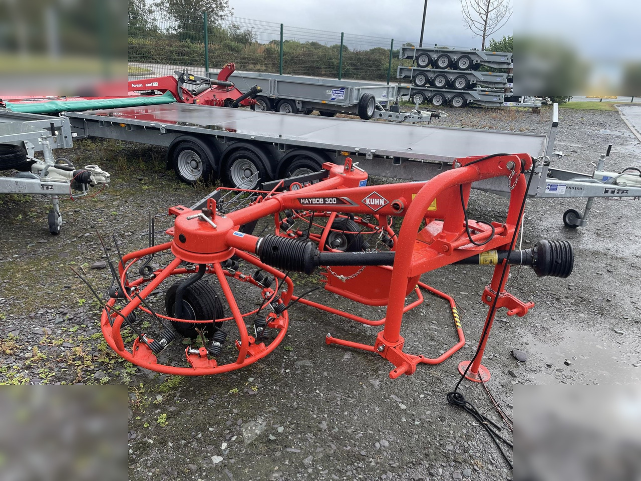 2023 KUHN HAYBOB 300 - Превртувач и гребло: слика 2 2023 KUHN HAYBOB 300 - Превртувач и гребло: слика 2