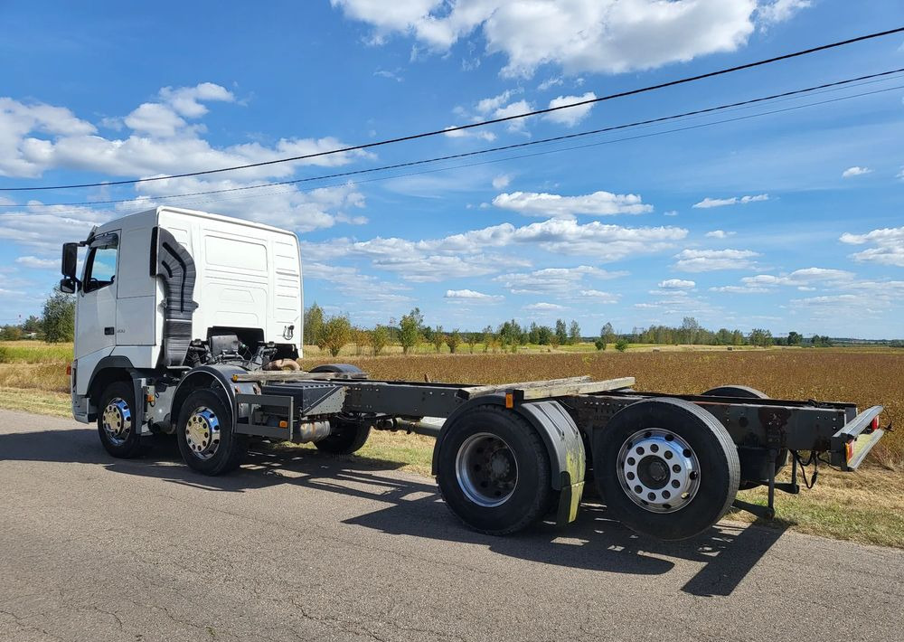Volvo FH 500 8x2 - Камион со кабинска шасија: слика 5 Volvo FH 500 8x2 - Камион со кабинска шасија: слика 5