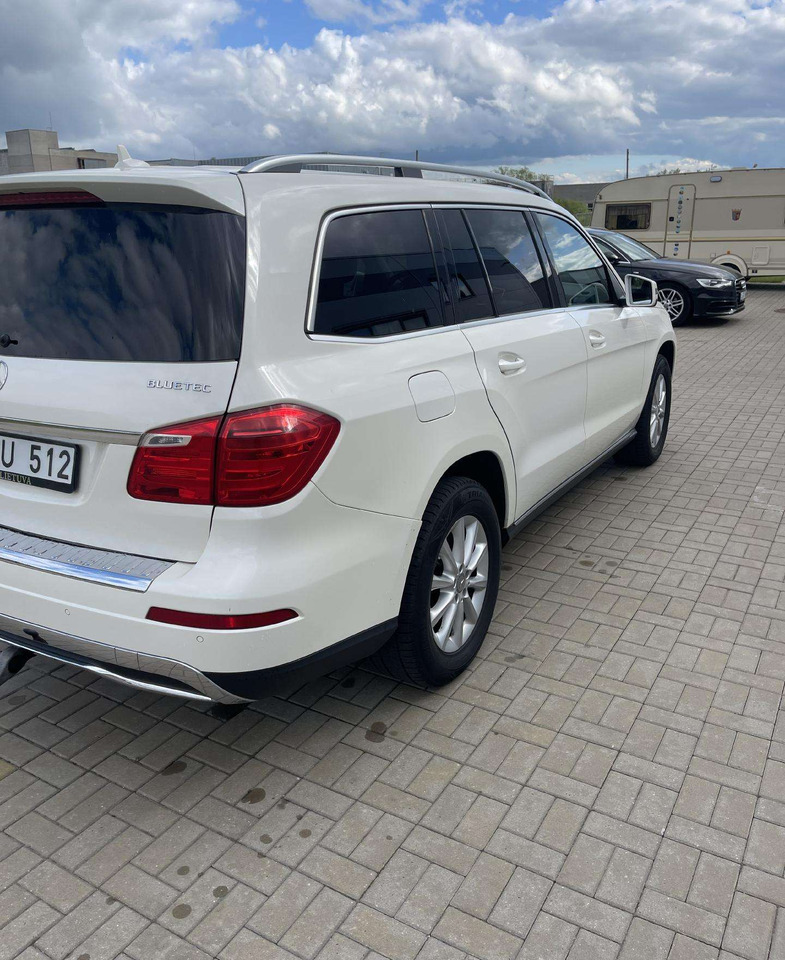 Mercedes-Benz GL350 - SUV: слика 3 Mercedes-Benz GL350 - SUV: слика 3
