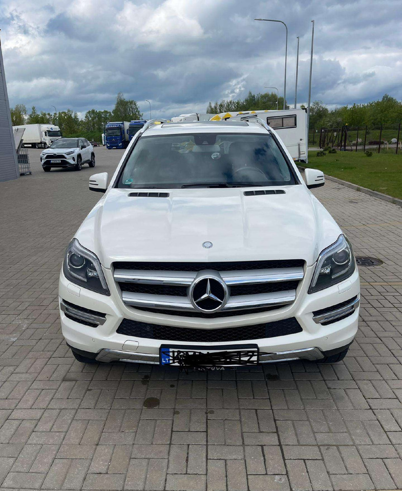 Mercedes-Benz GL350 - SUV: слика 1 Mercedes-Benz GL350 - SUV: слика 1