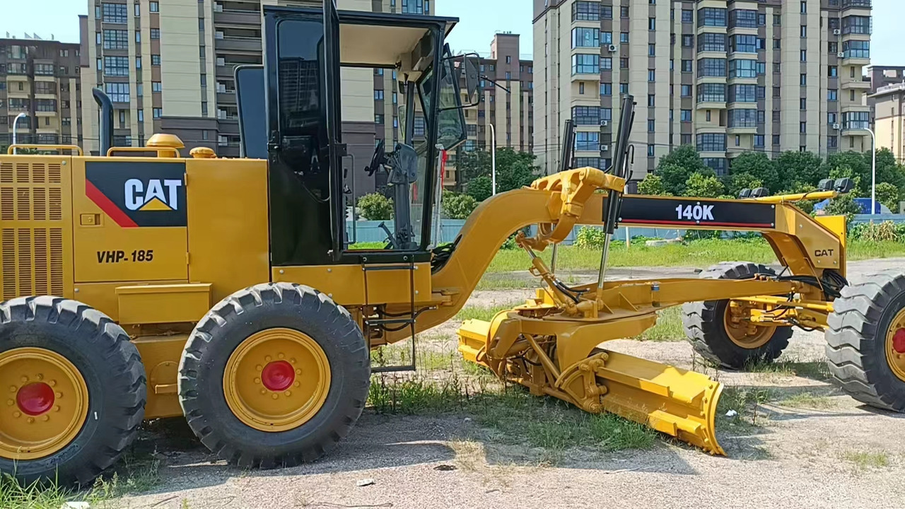 CATERPILLAR 140K used motor grader low price - Порамнувач: слика 2 CATERPILLAR 140K used motor grader low price - Порамнувач: слика 2