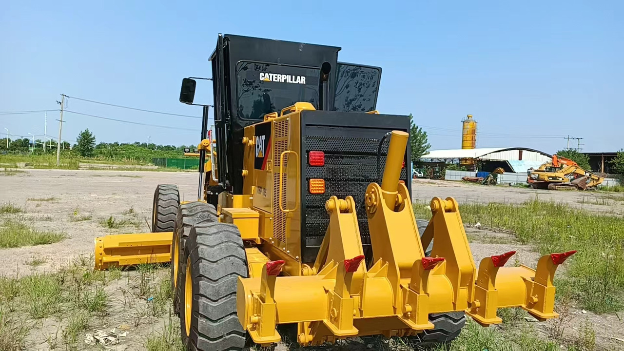 CATERPILLAR 140K used motor grader low price - Порамнувач: слика 4 CATERPILLAR 140K used motor grader low price - Порамнувач: слика 4
