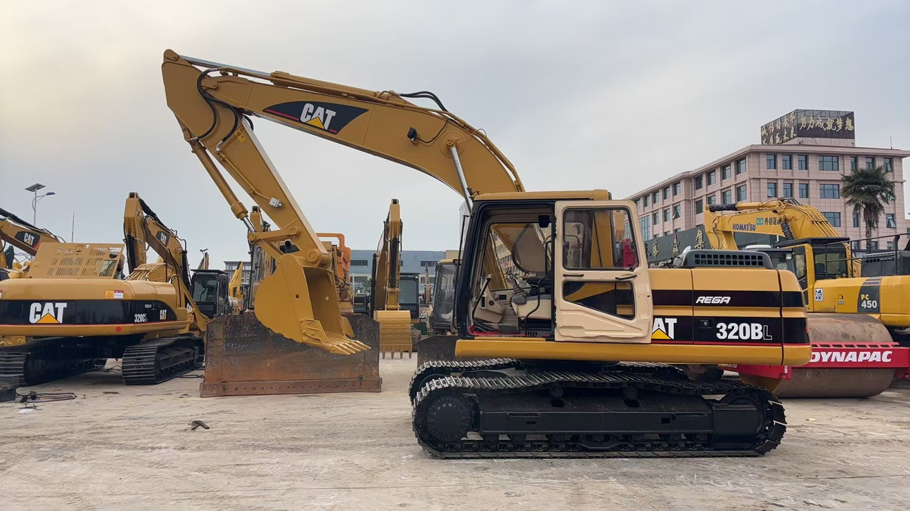 CATERPILLAR 320BL used excavator low price for sale caterpillar - Багер гасеничар: слика 1 CATERPILLAR 320BL used excavator low price for sale caterpillar - Багер гасеничар: слика 1