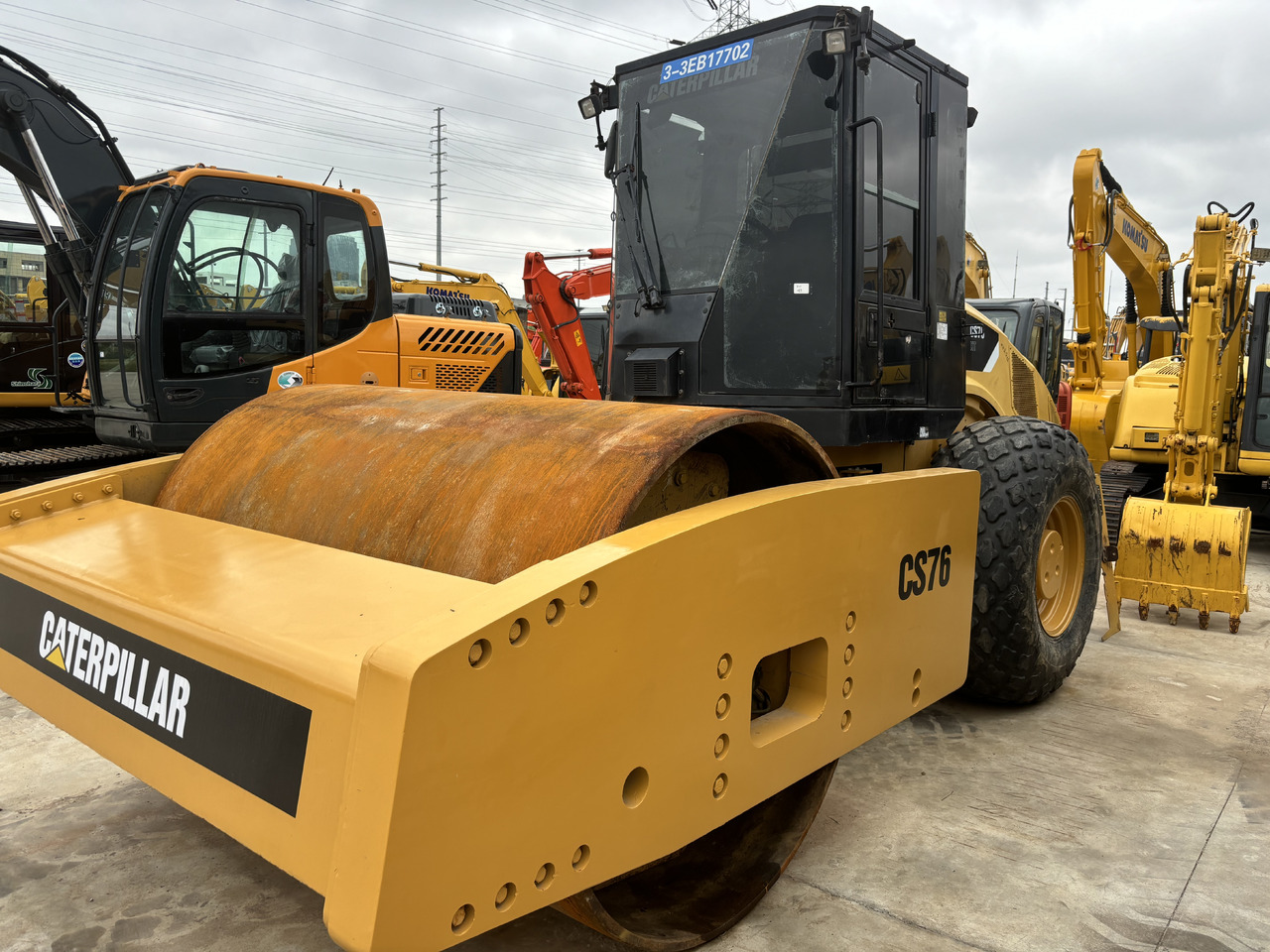 CATERPILLAR CS76 road roller Road construction - Компактор: слика 2 CATERPILLAR CS76 road roller Road construction - Компактор: слика 2