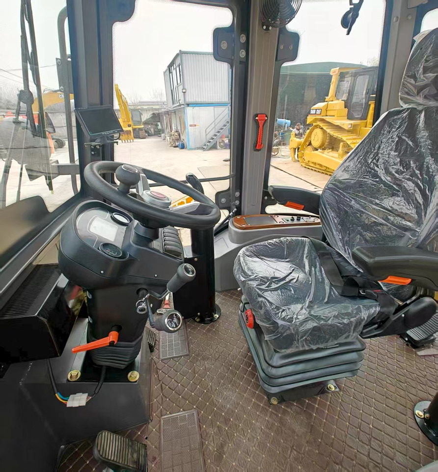 JCB 3CX backhoe loader original stock new tlb - Ровокопач: слика 3 JCB 3CX backhoe loader original stock new tlb - Ровокопач: слика 3