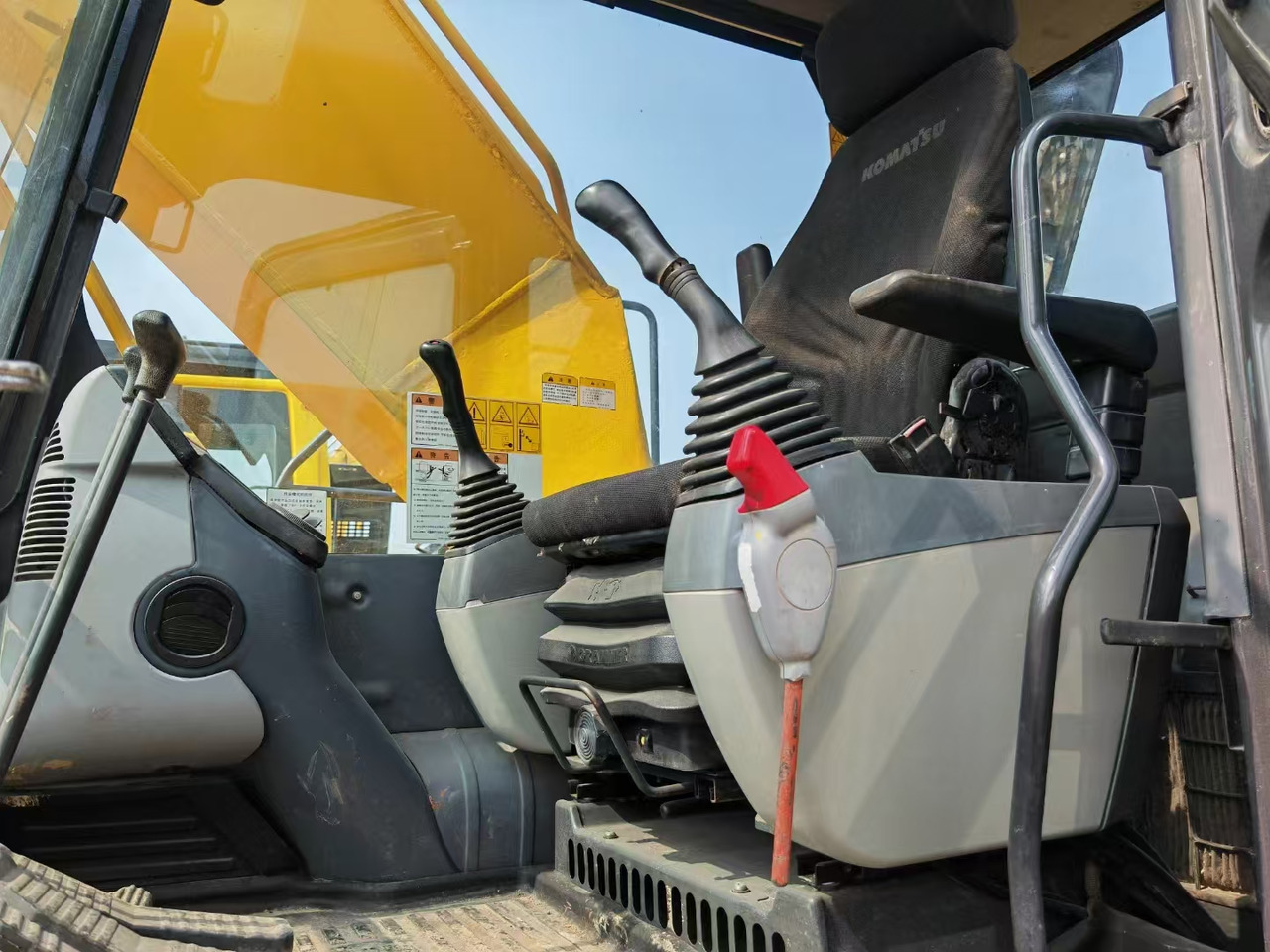 KOMATSU pc210-8 used crawler excavator japan brand hot sale - Багер гасеничар: слика 2 KOMATSU pc210-8 used crawler excavator japan brand hot sale - Багер гасеничар: слика 2