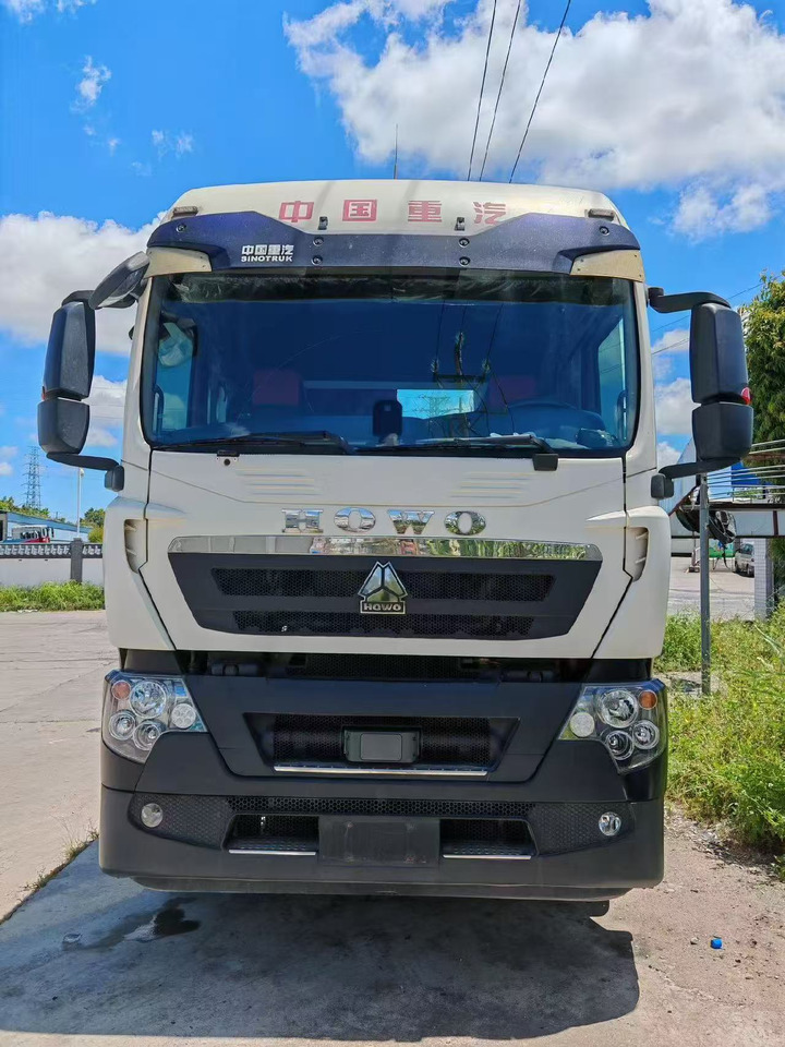 SINOTRUK howo 371,430 ,460 tractor multiple models used and stock new tractors Customizable - Камион влекач: слика 2 SINOTRUK howo 371,430 ,460 tractor multiple models used and stock new tractors Customizable - Камион влекач: слика 2