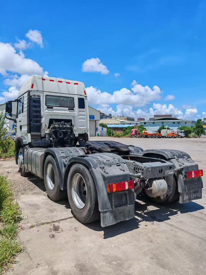 SINOTRUK howo 371,430 ,460 tractor multiple models used and stock new tractors Customizable - Камион влекач: слика 4 SINOTRUK howo 371,430 ,460 tractor multiple models used and stock new tractors Customizable - Камион влекач: слика 4