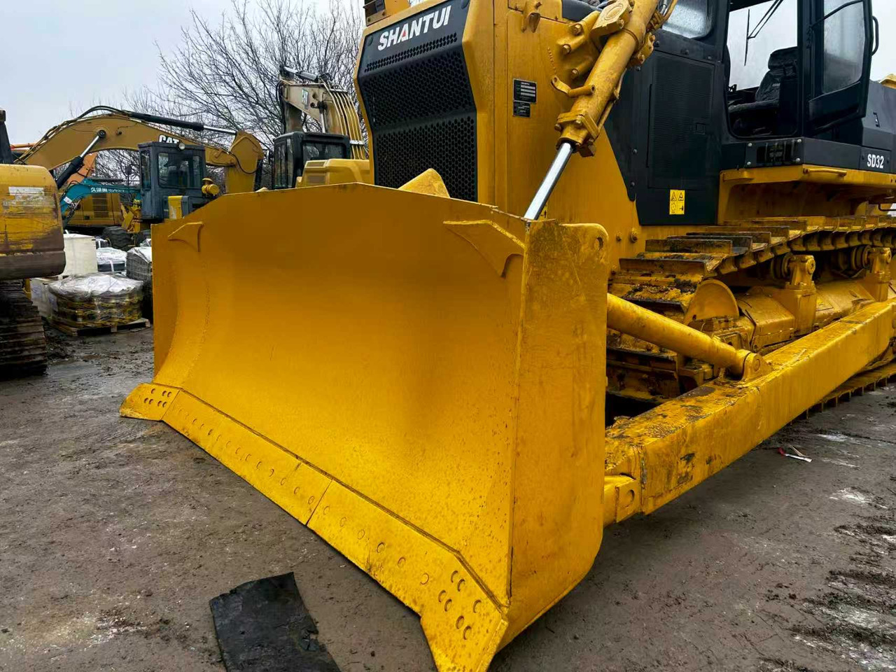 SHANTUI SD32 used bulldozer famous china brand for sale - Булдожер: слика 2 SHANTUI SD32 used bulldozer famous china brand for sale - Булдожер: слика 2
