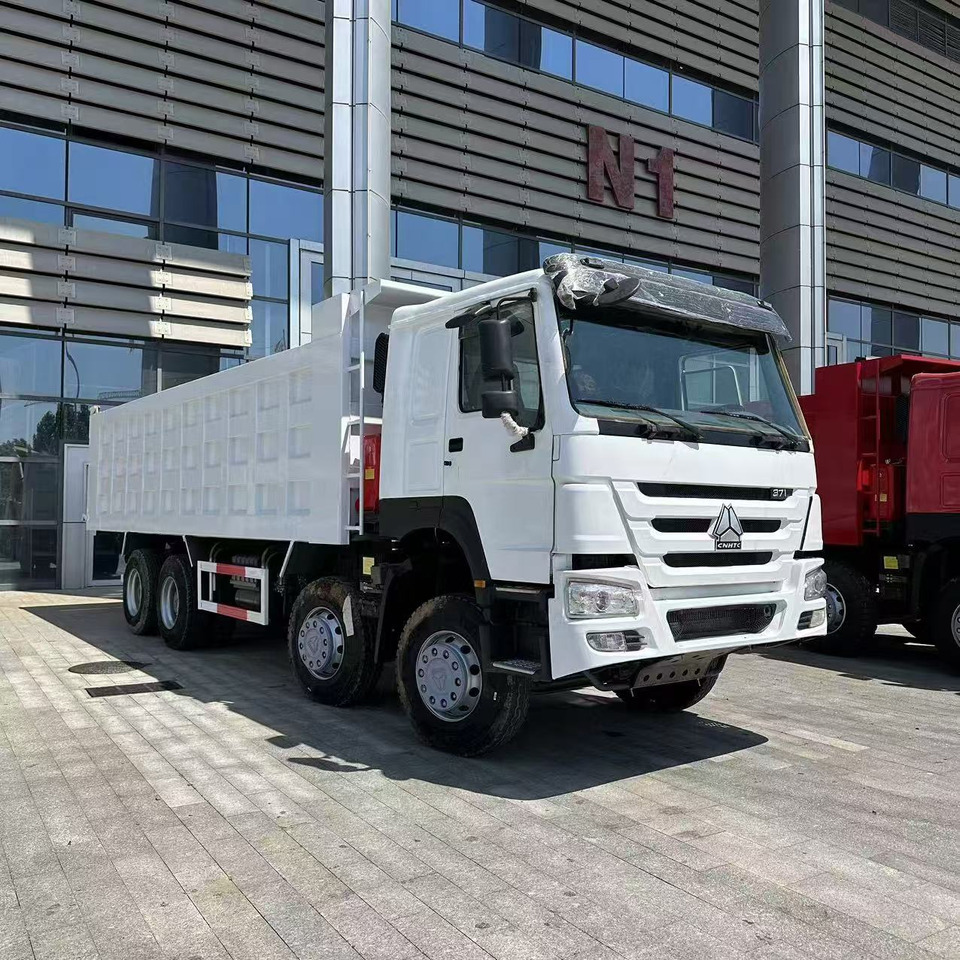 SINOTRUK howo 371 8x4 dump truck - Истоварувач: слика 4 SINOTRUK howo 371 8x4 dump truck - Истоварувач: слика 4