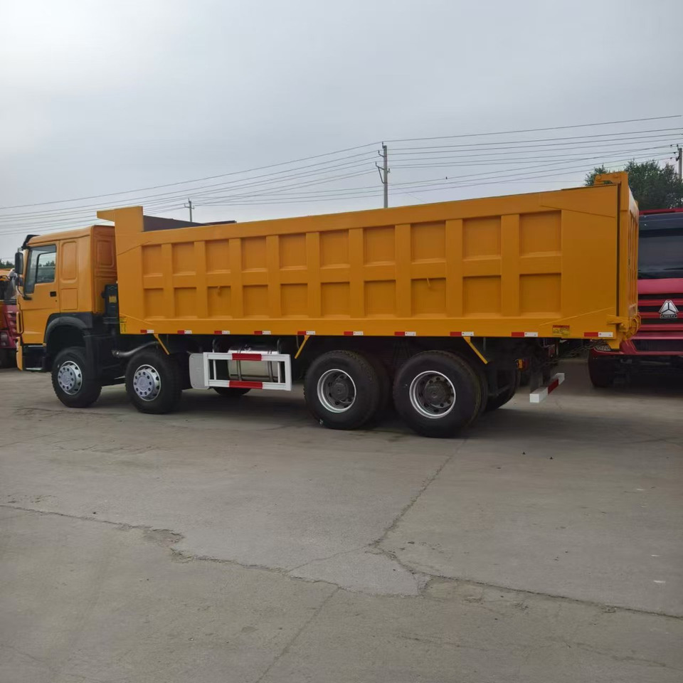 SINOTRUK howo 371 8x4 dump truck - Истоварувач: слика 5 SINOTRUK howo 371 8x4 dump truck - Истоварувач: слика 5