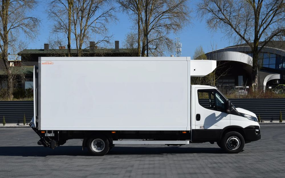Iveco DAILY 70C18 / 3.0 - 180 KM / AUTOMAT HI-MATIC / 3 OSOBY / CHŁODNIA - MROŹNIA 4,55 M / AGREGAD FRIGOBLOCK / WINDA SORENSEN / KLIMA / TEMPOMAT / KAMERA COFANIA / REGULOWANE ZAWIESZENIE / SERWISOWA - Камион ладилник: слика 4 Iveco DAILY 70C18 / 3.0 - 180 KM / AUTOMAT HI-MATIC / 3 OSOBY / CHŁODNIA - MROŹNIA 4,55 M / AGREGAD FRIGOBLOCK / WINDA SORENSEN / KLIMA / TEMPOMAT / KAMERA COFANIA / REGULOWANE ZAWIESZENIE / SERWISOWA - Камион ладилник: слика 4