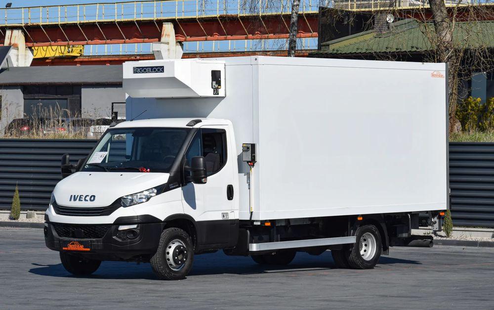 Iveco DAILY 70C18 / 3.0 - 180 KM / AUTOMAT HI-MATIC / 3 OSOBY / CHŁODNIA - MROŹNIA 4,55 M / AGREGAD FRIGOBLOCK / WINDA SORENSEN / KLIMA / TEMPOMAT / KAMERA COFANIA / REGULOWANE ZAWIESZENIE / SERWISOWA - Камион ладилник: слика 1 Iveco DAILY 70C18 / 3.0 - 180 KM / AUTOMAT HI-MATIC / 3 OSOBY / CHŁODNIA - MROŹNIA 4,55 M / AGREGAD FRIGOBLOCK / WINDA SORENSEN / KLIMA / TEMPOMAT / KAMERA COFANIA / REGULOWANE ZAWIESZENIE / SERWISOWA - Камион ладилник: слика 1