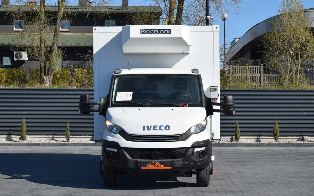 Iveco DAILY 70C18 / 3.0 - 180 KM / AUTOMAT HI-MATIC / 3 OSOBY / CHŁODNIA - MROŹNIA 4,55 M / AGREGAD FRIGOBLOCK / WINDA SORENSEN / KLIMA / TEMPOMAT / KAMERA COFANIA / REGULOWANE ZAWIESZENIE / SERWISOWA - Камион ладилник: слика 2 Iveco DAILY 70C18 / 3.0 - 180 KM / AUTOMAT HI-MATIC / 3 OSOBY / CHŁODNIA - MROŹNIA 4,55 M / AGREGAD FRIGOBLOCK / WINDA SORENSEN / KLIMA / TEMPOMAT / KAMERA COFANIA / REGULOWANE ZAWIESZENIE / SERWISOWA - Камион ладилник: слика 2