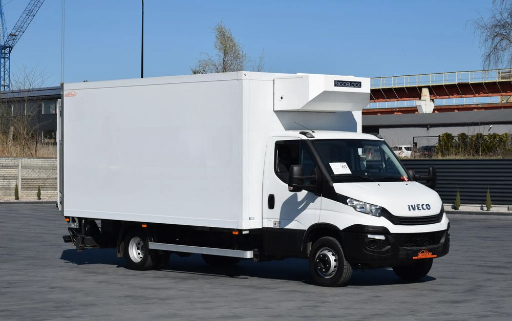 Iveco DAILY 70C18 / 3.0 - 180 KM / AUTOMAT HI-MATIC / 3 OSOBY / CHŁODNIA - MROŹNIA 4,55 M / AGREGAD FRIGOBLOCK / WINDA SORENSEN / KLIMA / TEMPOMAT / KAMERA COFANIA / REGULOWANE ZAWIESZENIE / SERWISOWA - Камион ладилник: слика 3 Iveco DAILY 70C18 / 3.0 - 180 KM / AUTOMAT HI-MATIC / 3 OSOBY / CHŁODNIA - MROŹNIA 4,55 M / AGREGAD FRIGOBLOCK / WINDA SORENSEN / KLIMA / TEMPOMAT / KAMERA COFANIA / REGULOWANE ZAWIESZENIE / SERWISOWA - Камион ладилник: слика 3