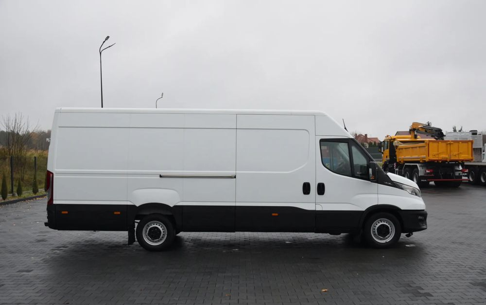 Iveco DAILY MAXI 35S16 / 2.3 - 160 KM / NOWY MODEL / 3 OSOBY / DOSTAWCZE / BLASZAK / KLIMA / CZUJNIKI COFANIA / TRYB CITY-ECO / 2023 / SERWISOWANY / SPROWADZONY Z NIEMIEC - Товарно комбе: слика 4 Iveco DAILY MAXI 35S16 / 2.3 - 160 KM / NOWY MODEL / 3 OSOBY / DOSTAWCZE / BLASZAK / KLIMA / CZUJNIKI COFANIA / TRYB CITY-ECO / 2023 / SERWISOWANY / SPROWADZONY Z NIEMIEC - Товарно комбе: слика 4