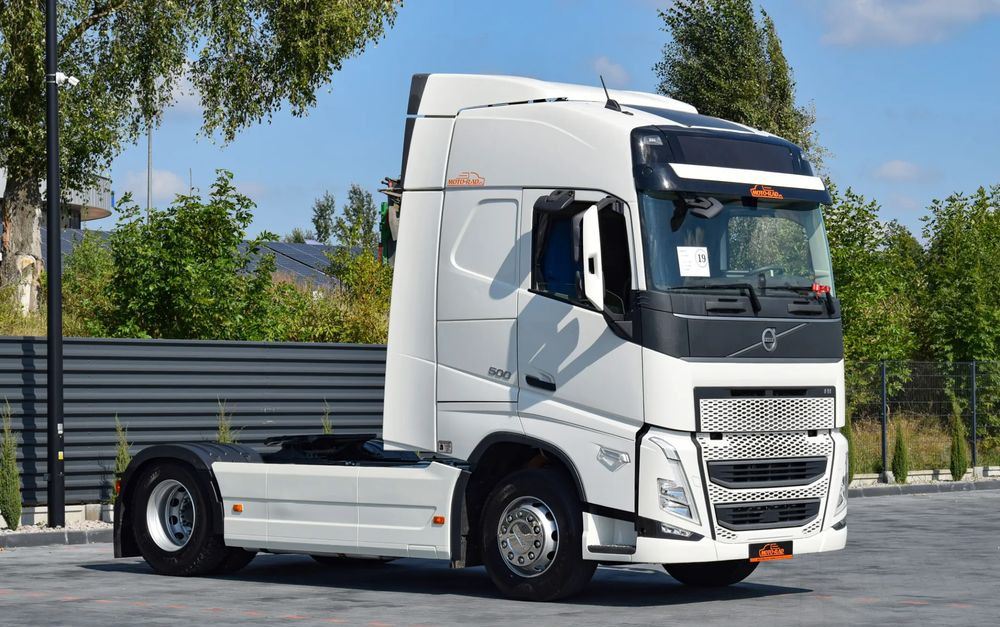 Volvo FH500 / EURO 6 / NOWY MODEL / KLIMATYZACJA POSTOJOWA / ACC / LEDY / 2 ZBIORNIKI PALIWA / FULL SPILERY / 2022 / SERWISOWANY / SPROWADZONY - Камион влекач: слика 3 Volvo FH500 / EURO 6 / NOWY MODEL / KLIMATYZACJA POSTOJOWA / ACC / LEDY / 2 ZBIORNIKI PALIWA / FULL SPILERY / 2022 / SERWISOWANY / SPROWADZONY - Камион влекач: слика 3