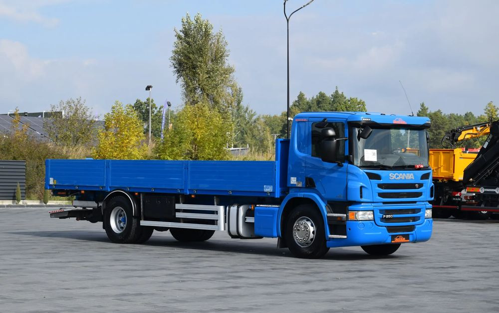 Scania P250 / EURO 6 / SKRZYNIA 7.8 M / WINDA DHOLLANDIA / PODUSZKI NA TYLNEJ OSI / RETARDER / KLIMA / TEMPOMAT / SERWISOWANY / SPROWADZONY - Камион со платформа: слика 3 Scania P250 / EURO 6 / SKRZYNIA 7.8 M / WINDA DHOLLANDIA / PODUSZKI NA TYLNEJ OSI / RETARDER / KLIMA / TEMPOMAT / SERWISOWANY / SPROWADZONY - Камион со платформа: слика 3