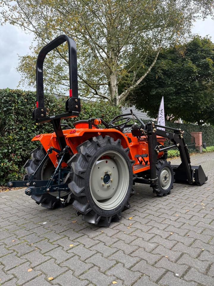 Kleintraktor Kubota B1-17 mit Frontlader ab 125 € pro Monat. - Мини трактор: слика 5 Kleintraktor Kubota B1-17 mit Frontlader ab 125 € pro Monat. - Мини трактор: слика 5