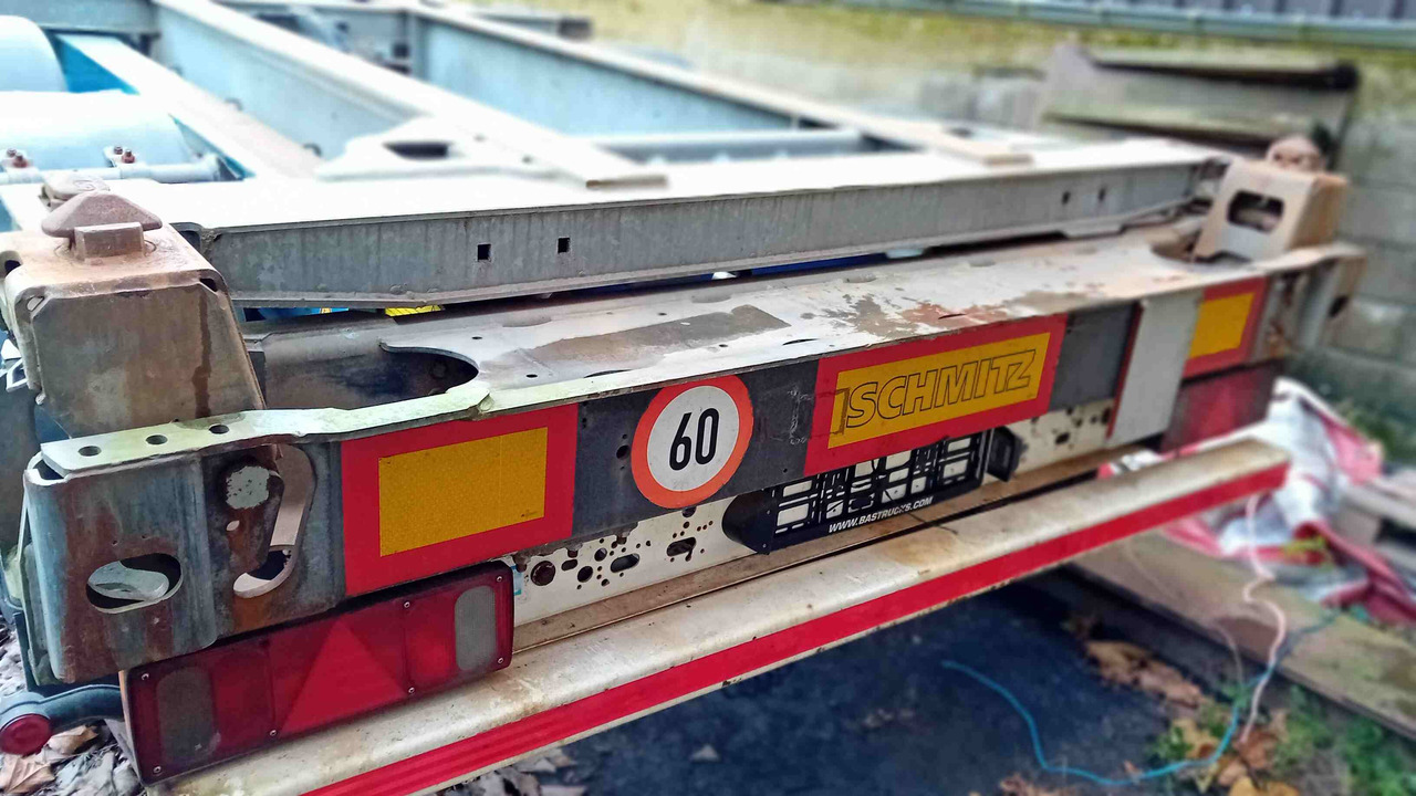 SCHMITZ CARGOBULL châssis porte-conteneur semi-remorque Os - type SGF*3 - adaptable pour conteneur 20' et 40' - Транспортер на контејнер/ Полуприколка со променливо тело: слика 4 SCHMITZ CARGOBULL châssis porte-conteneur semi-remorque Os - type SGF*3 - adaptable pour conteneur 20' et 40' - Транспортер на контејнер/ Полуприколка со променливо тело: слика 4