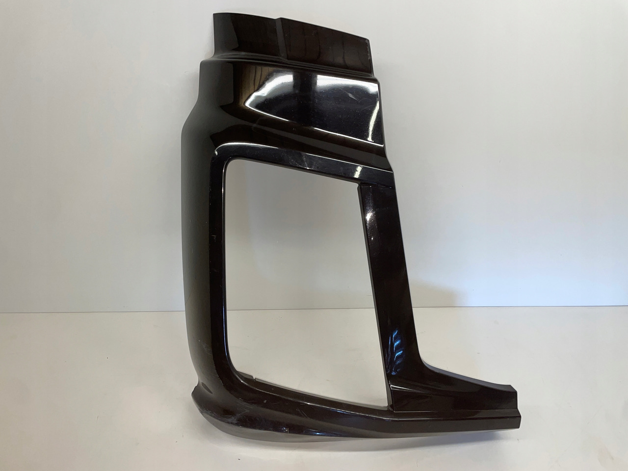 FORD F-MAX ZDERZAK OKULAR OBUDOWA REFLEKTORA JC46-17E950-A - Браник за Камион: слика 1 FORD F-MAX ZDERZAK OKULAR OBUDOWA REFLEKTORA JC46-17E950-A - Браник за Камион: слика 1