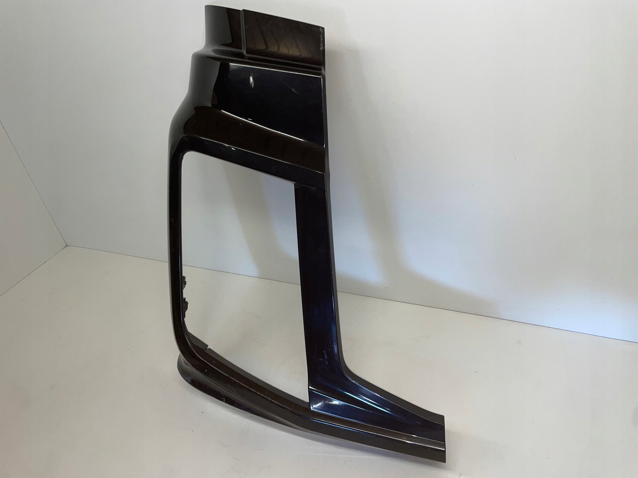 FORD F-MAX ZDERZAK OKULAR OBUDOWA REFLEKTORA JC46-17E950-A - Браник за Камион: слика 3 FORD F-MAX ZDERZAK OKULAR OBUDOWA REFLEKTORA JC46-17E950-A - Браник за Камион: слика 3